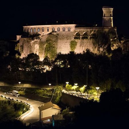 Castello Di Caccuri Suites Eksteriør billede