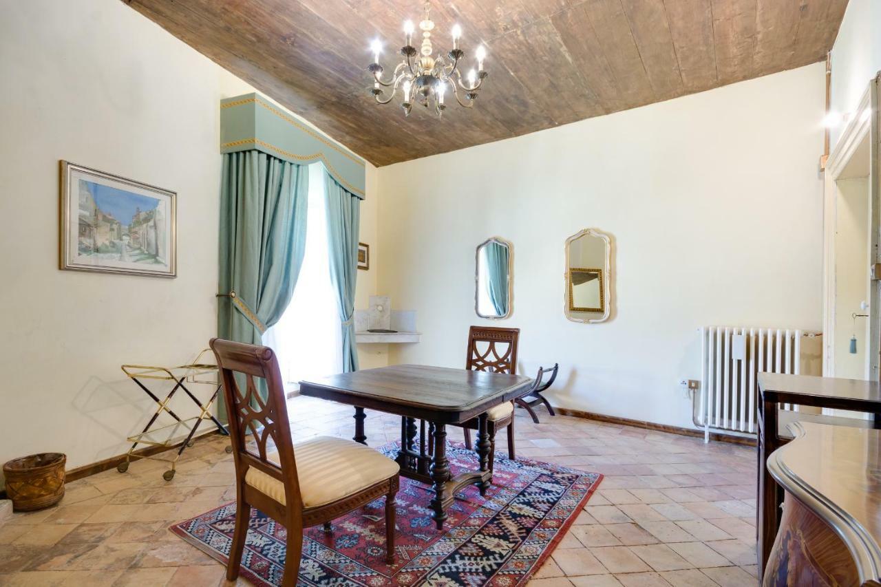 Castello Di Caccuri Suites Eksteriør billede
