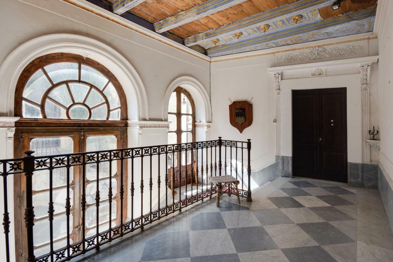 Castello Di Caccuri Suites Eksteriør billede