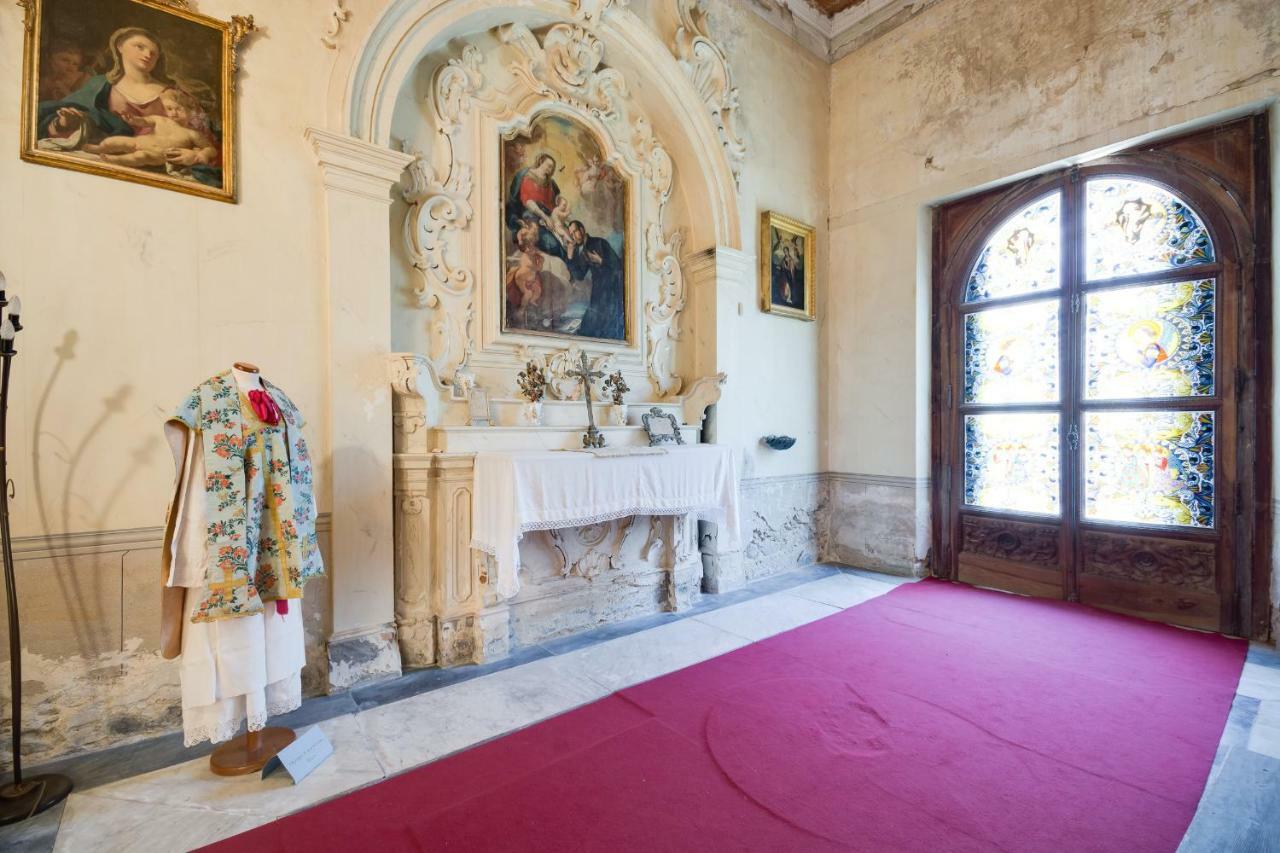 Castello Di Caccuri Suites Eksteriør billede