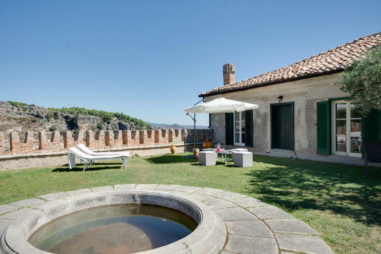Castello Di Caccuri Suites Eksteriør billede