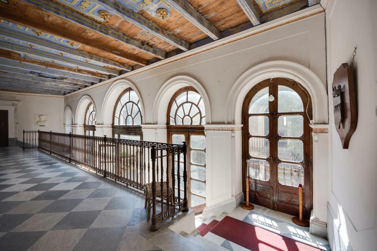 Castello Di Caccuri Suites Eksteriør billede