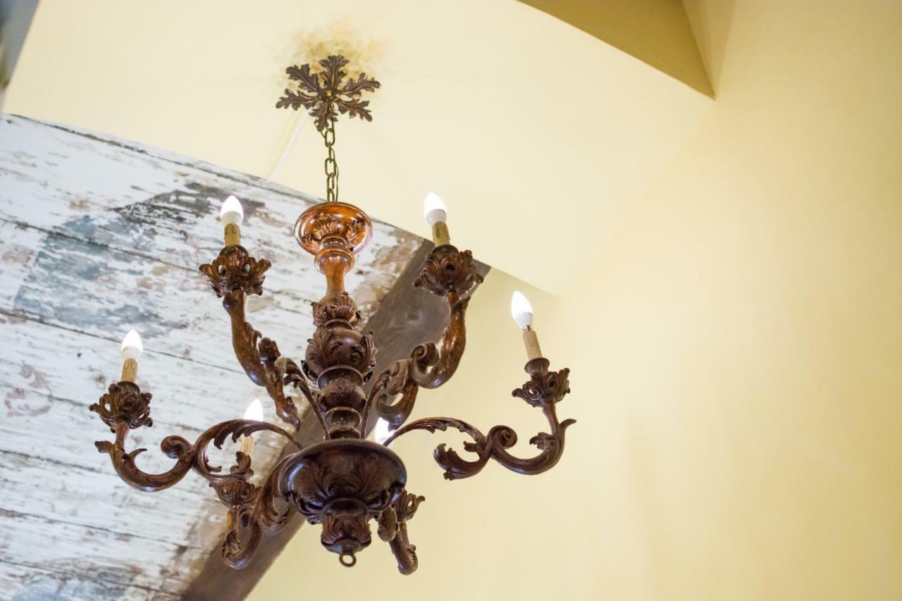 Castello Di Caccuri Suites Eksteriør billede